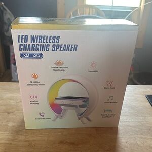 LED Wireless Charging Speaker with Sunrise Light - White